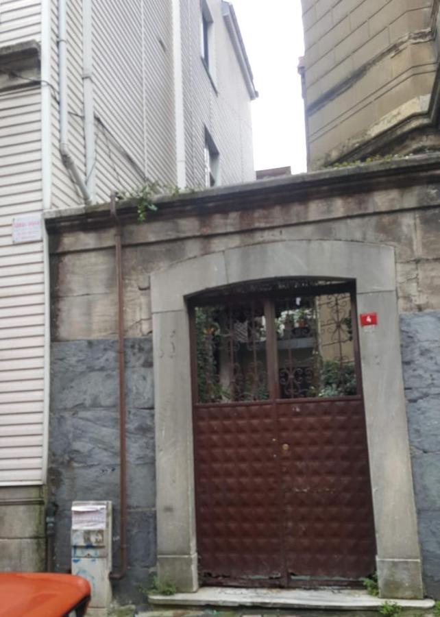 Апартаменты For Those Who Want To Be Close To Beyoglu Istiklal Street Стамбул Экстерьер фото